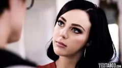 Une star du porno adolescente devient brutale et crue avec un énorme mâle alpha