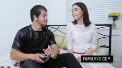 Reproducir Taboo de pasos: Maddie Winters sorprendido con una polla de San Valentín de su hermanastro