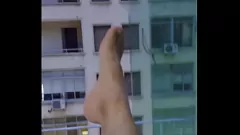 Jouer Crazy Naked Voyeur lampeggia il quartiere dalla finestra dell'hotel
