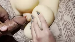 Reproduzir Creampie Threesome: Hot Teen & Sex Sex Doll Anal Fun