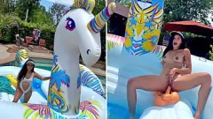 Oynat Busty Harley Haze, şişme tek boynuzlu at yapay penis ile ıslak ve vahşi alır