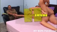 Play Hot MILF Gives Intense Blowjob to Big Cock