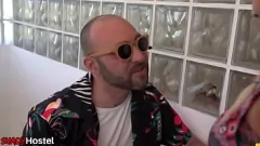 Reproducir Cherry Kiss y dos afortunados en un trío tórrido