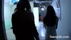 Reproduzir 0064-adolescentie4k-wax