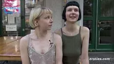 Redare Bebelușii Tribade îi mângâie pe fiecare în mod neobișnuit turbulent