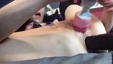 Reproduzir Milf loira com chifres fode sua bunda e gatinho
