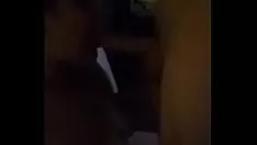 Thot se îmbogățește cu fostul ei iubit și ejaază peste pantofii mei și așa suge-l