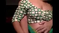 Reproduzir Delhi-cpl-camusher-real-hot-fucworld-beater-sitting