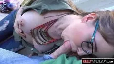 تشغيل Chirpy titted المراهق كينسلي حديقة عدن مشغولة مع نائب الرئيس