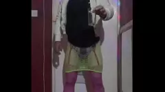 Odtwórz Toast Szczęśliwego Nowego Roku 2024 wzniosła Sissy Crossdresser