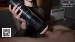 Intensiver Orgasmus einer brünetten Amateurin mit Bestvibe StormCup - Sexspielzeug-Rezension!